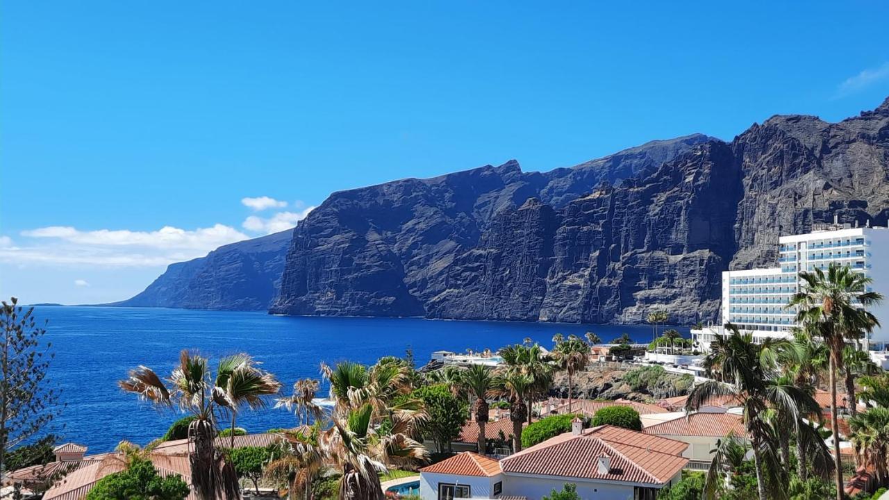 Atlantico 24 Puerto de Santiago (Tenerife)