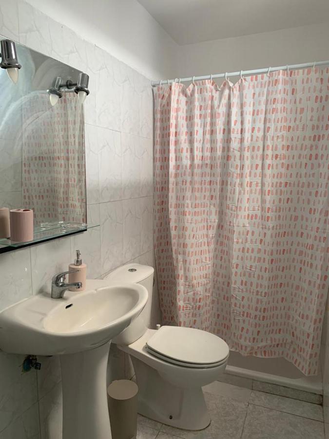Tres Privadas 4huéspedes 4huéspedes 2huéspedes Piso A Compartir *