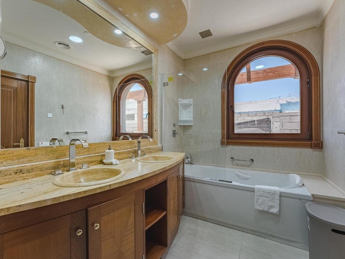 Luxury Nautilus Heated Pool * Costa Adeje (Tenerife)