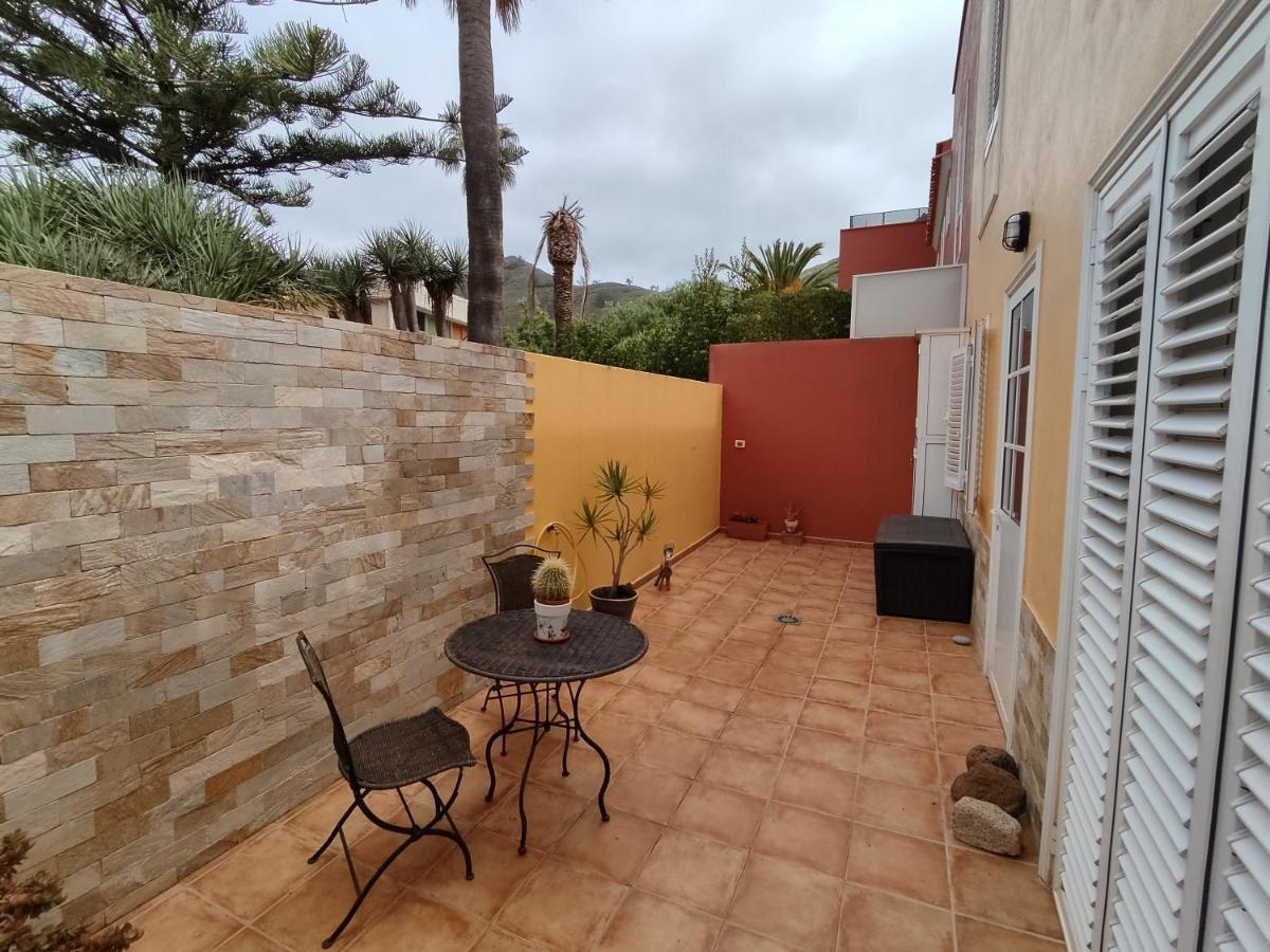 Cheerful 3 Bedroom Town House With Garage *