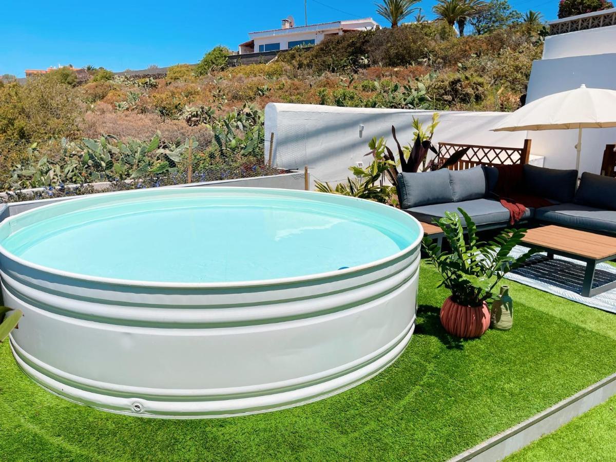 Hébergement de vacances Casa Con Piscina Y Jardin Con Vistas Al Mar Puerto de la Madera