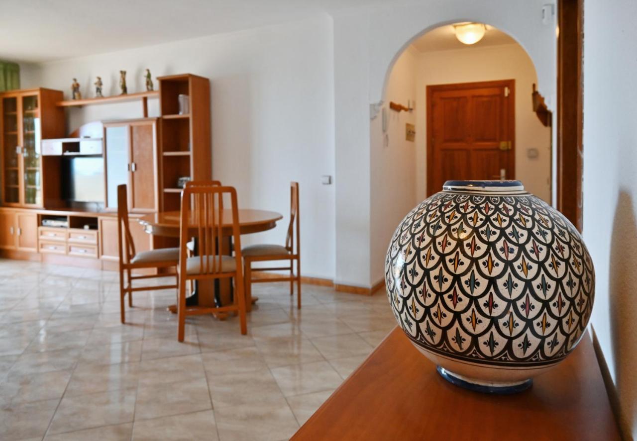 1st Line Sea View - Plaza Apartment *