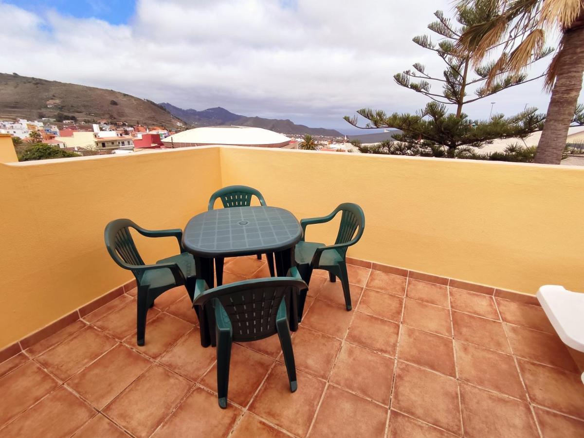 Cheerful 3 Bedroom Town House With Garage Holiday home *
