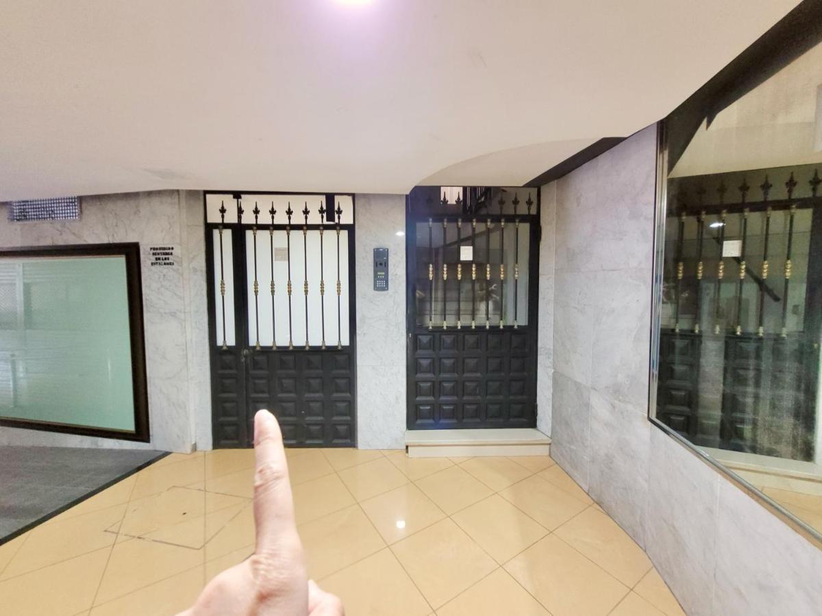 Plaza Apartment *