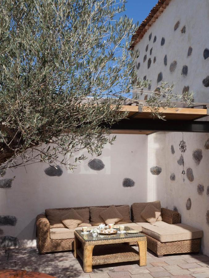 Villa Historic Canarian House, Private Heated Infinity Pool, Bbq, Wifi + Panoramic Ocean Views *