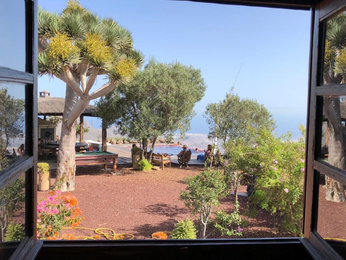 Villa Historic Canarian House, Private Heated Infinity Pool, Bbq, Wifi + Panoramic Ocean Views *