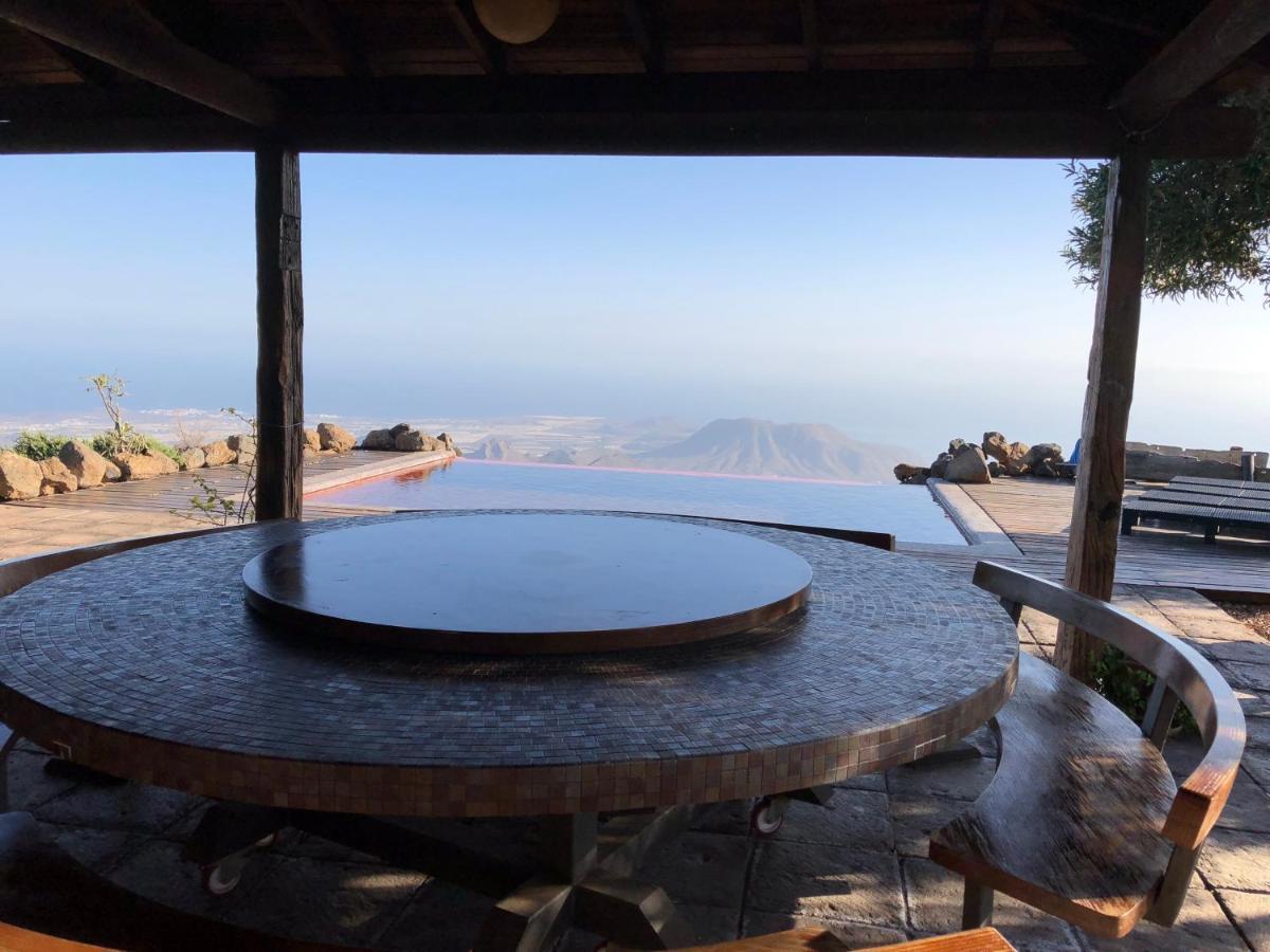 Historic Canarian House, Private Heated Infinity Pool, Bbq, Wifi + Panoramic Ocean Views