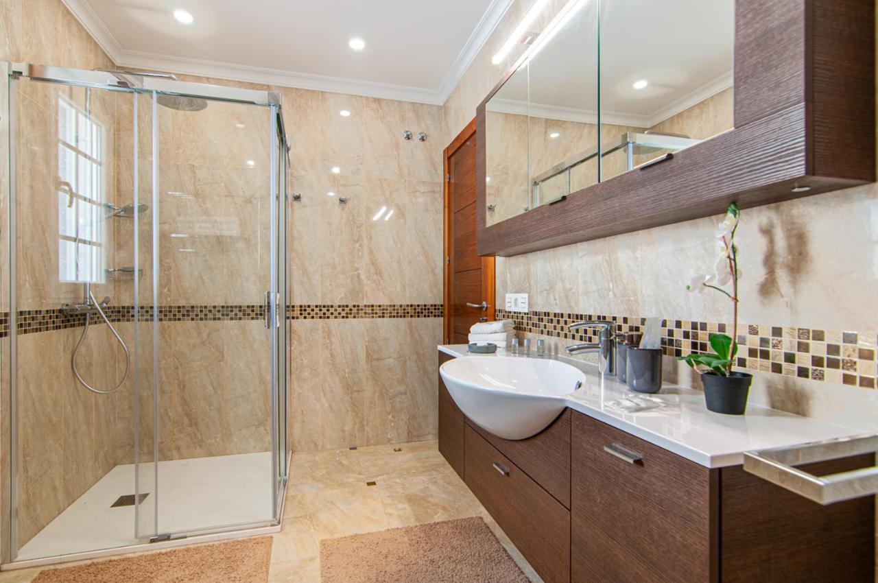 Torriani With Heated Pool Ph11 Villa *