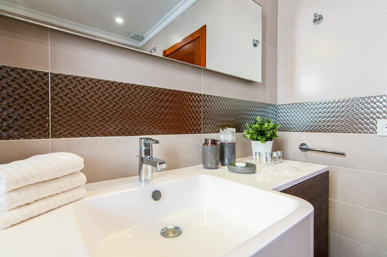 Torriani With Heated Pool Ph11 Villa *