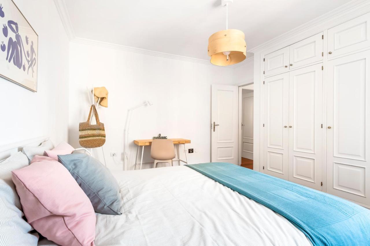 Apartamento Spacious With Private Parking