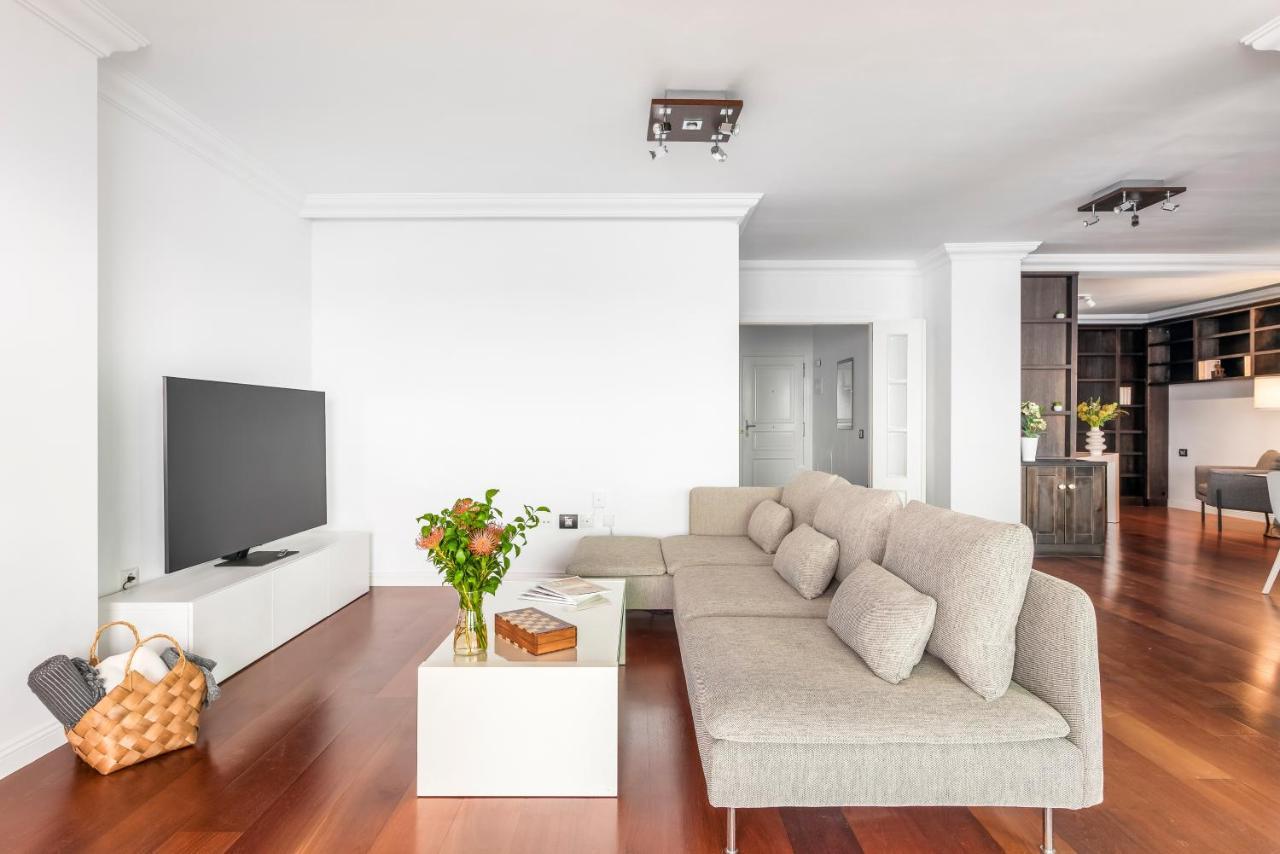 Spacious With Private Parking Apartamento
