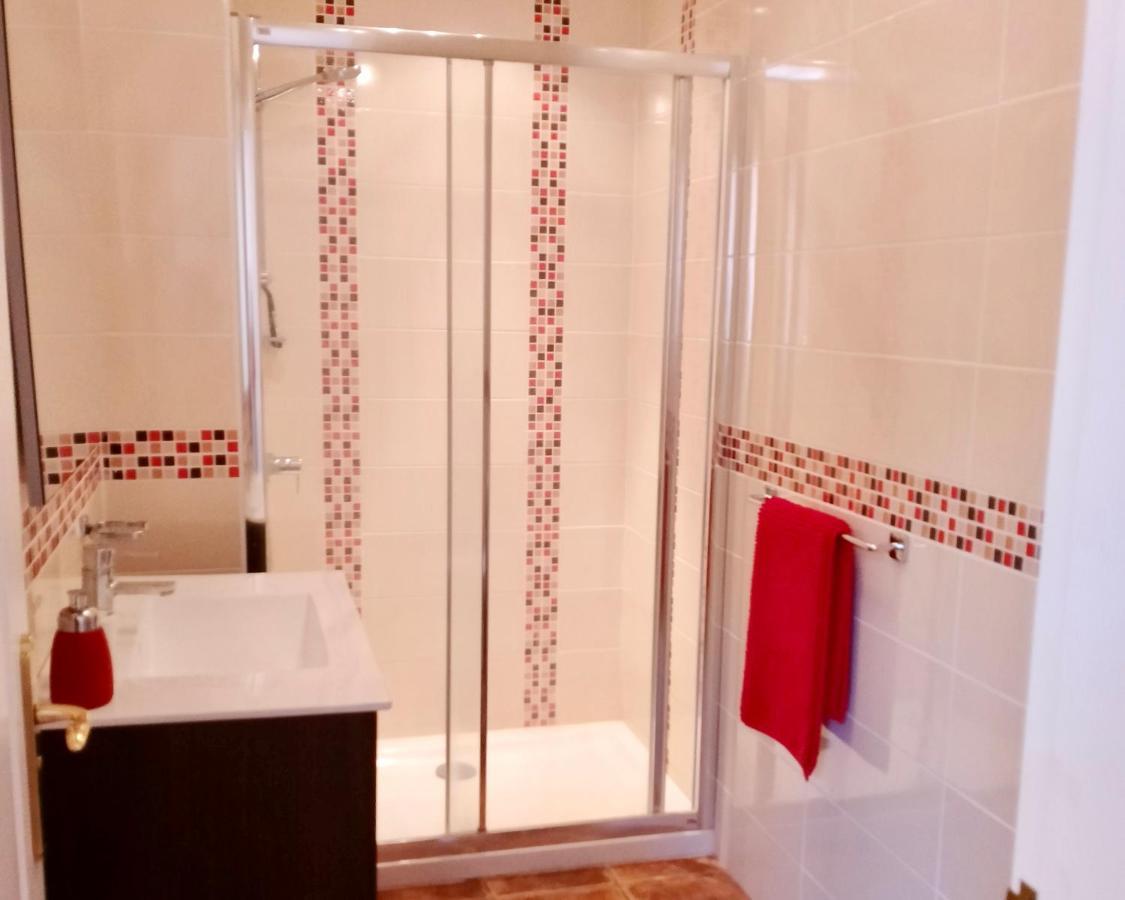 Villa Consuelo - Quiet Location Close To Buzanada
