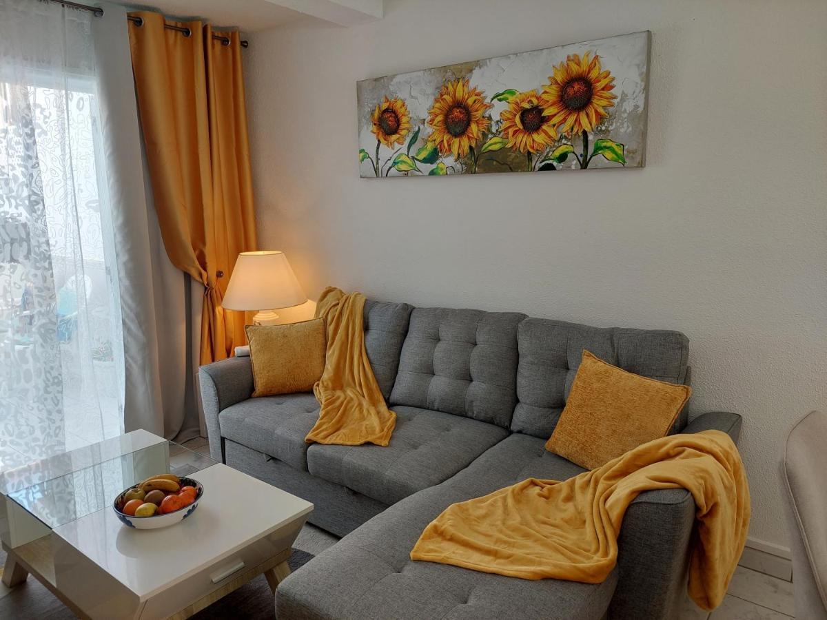 Jacuzzi House Sunflower Сasa de vacaciones