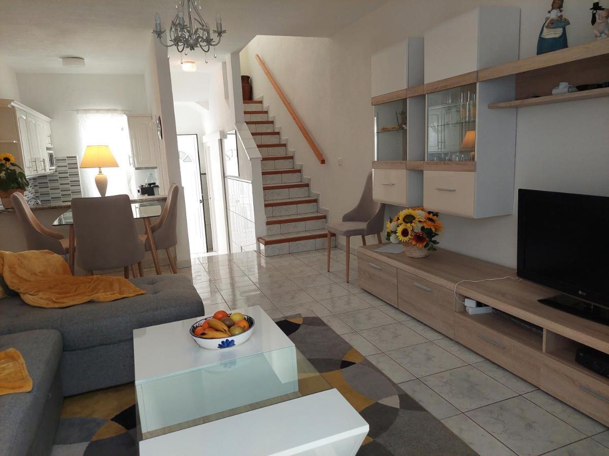 Jacuzzi House Sunflower Сasa de vacaciones