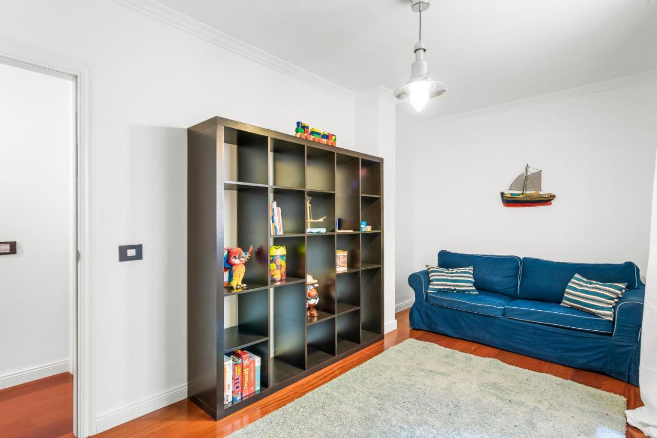 Apartamento Spacious With Private Parking Radazul