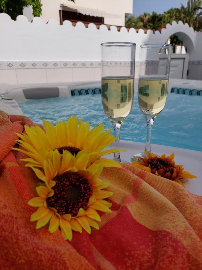 Jacuzzi House Sunflower