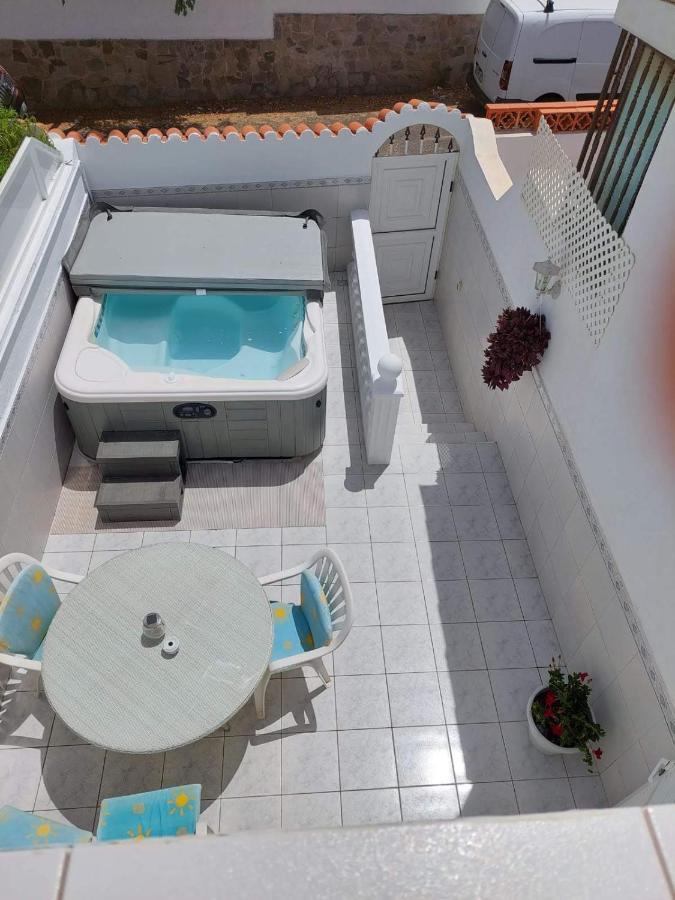 Jacuzzi House Sunflower Сasa de vacaciones
