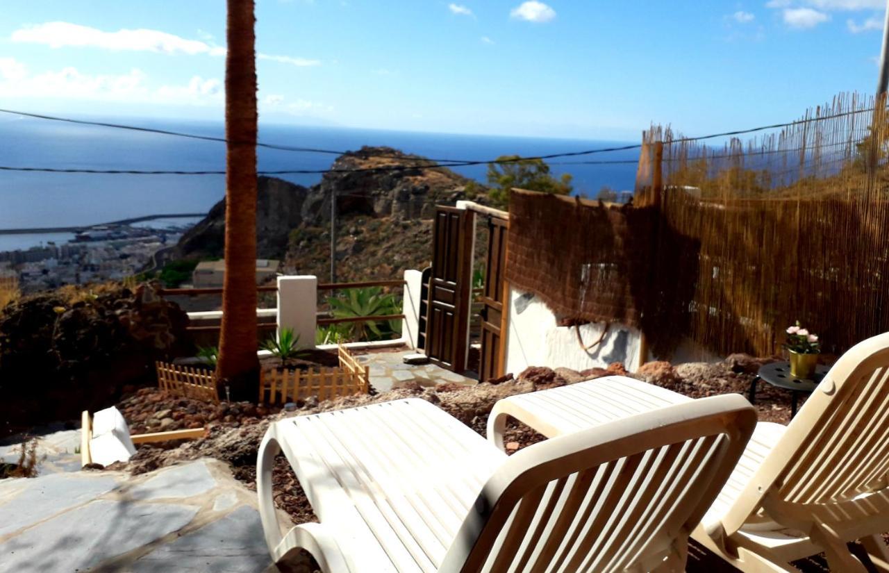 Сasa de vacaciones Alessia With Jacuzzi ,garden & Swimming Pool Santa Cruz de Tenerife