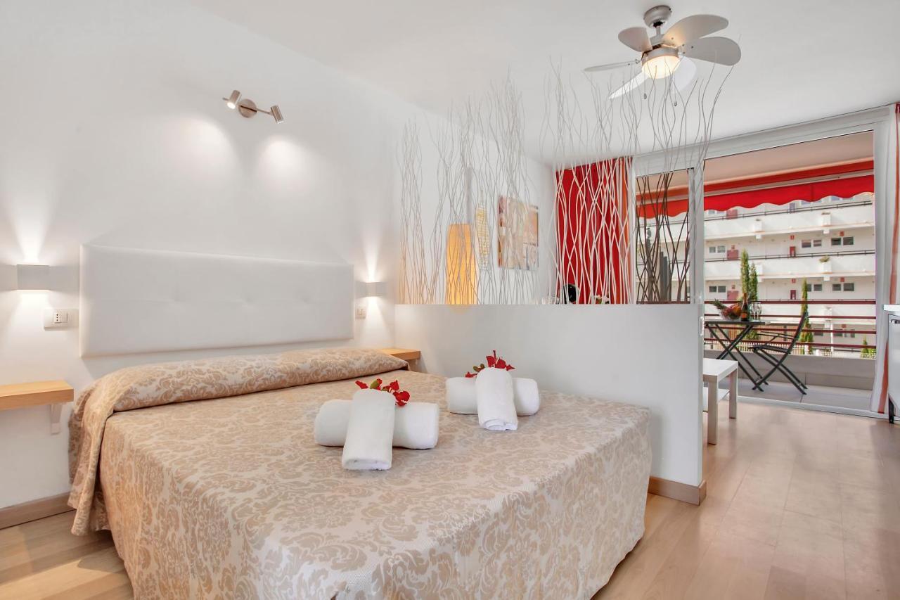 On The Beach, Sea View, Fast Fiber, Pool, Parking Appartement *