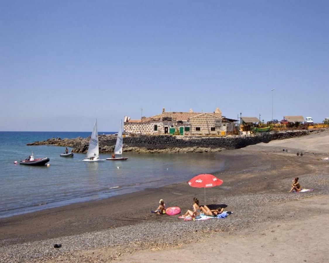 Big By The And Natural Pool Apartamento Costa del Silencio
