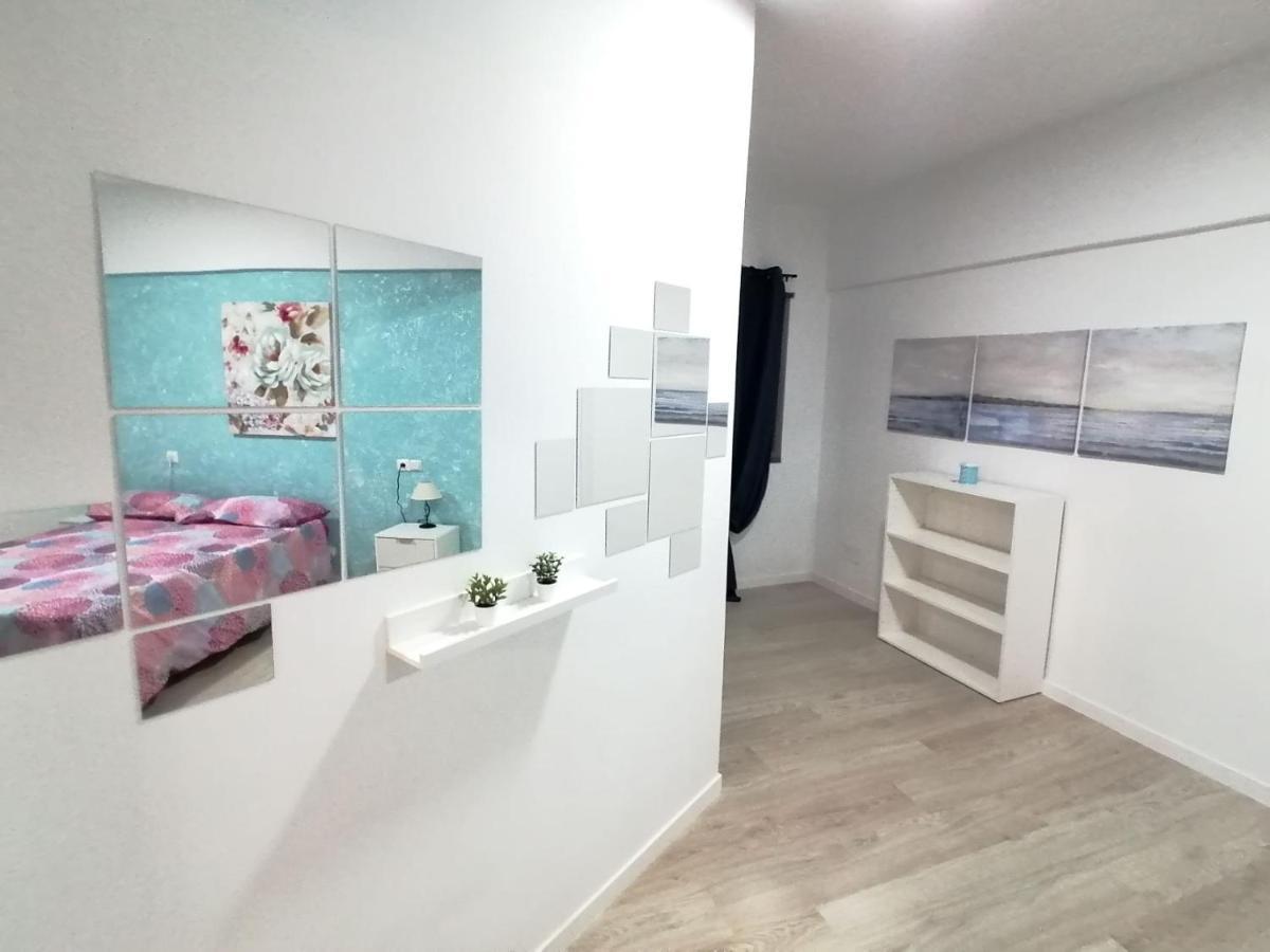 301, 2 Bedrooms, Near Playa De Americas & Free Wifi *