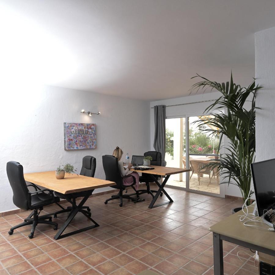 Los Amigos Yoga & Wellness La Mareta