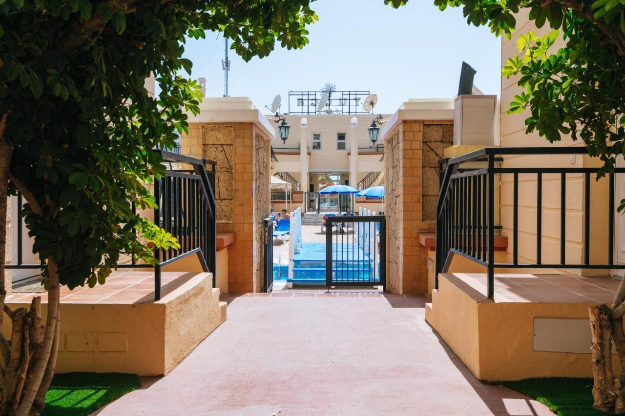 Amazing Renovated Pool View Apt, Aircon, 2 Min To Fanabe Appartement *