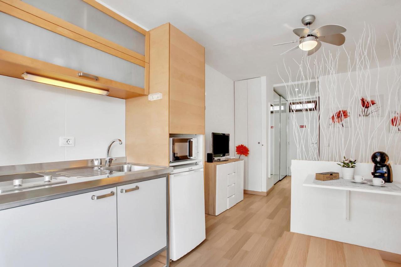 On The Beach, Sea View, Fast Fiber, Pool, Parking Appartement