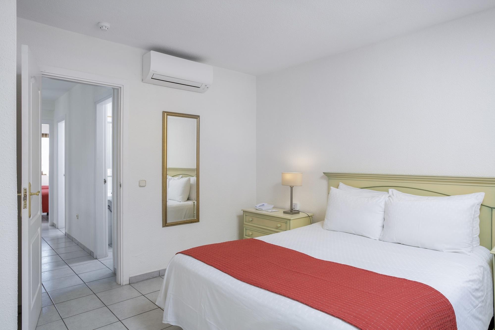 Sunset Bay Club Aparthotel 3*