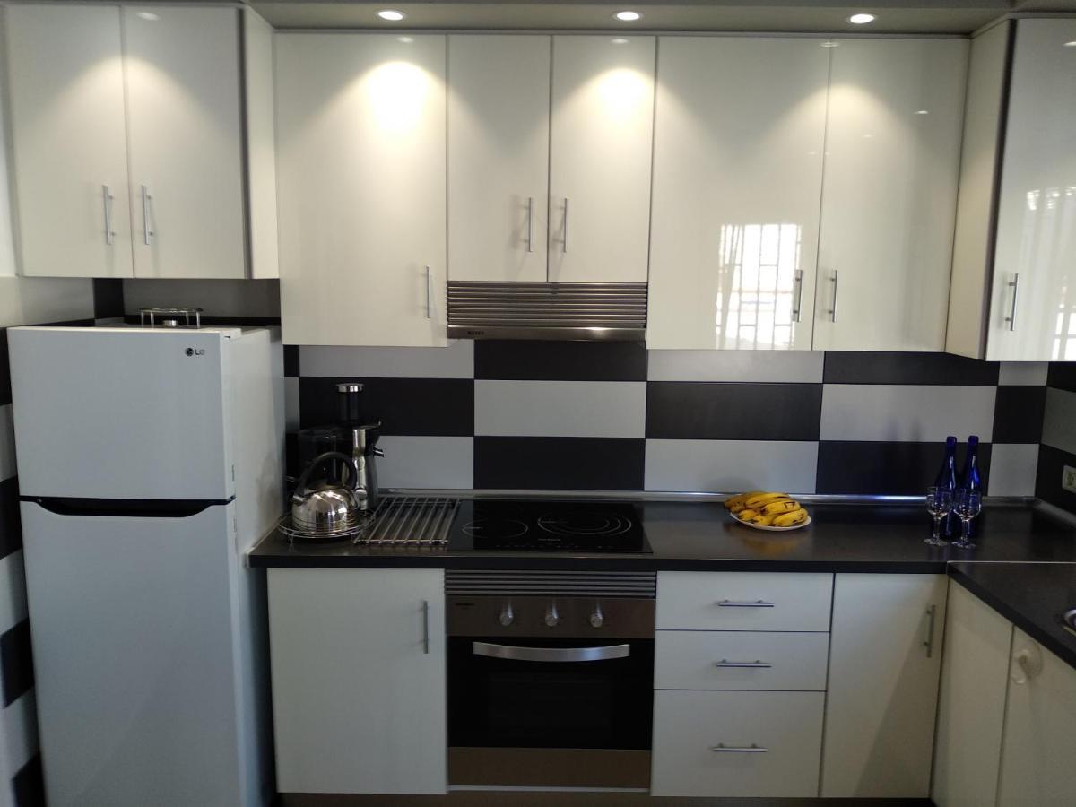 Apartamento Con Grande Terraza Y Con 4 Piscinas