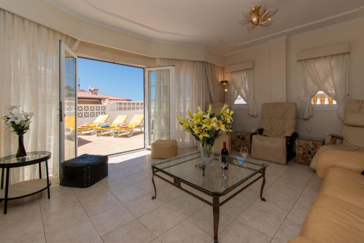 Villa Encantada *