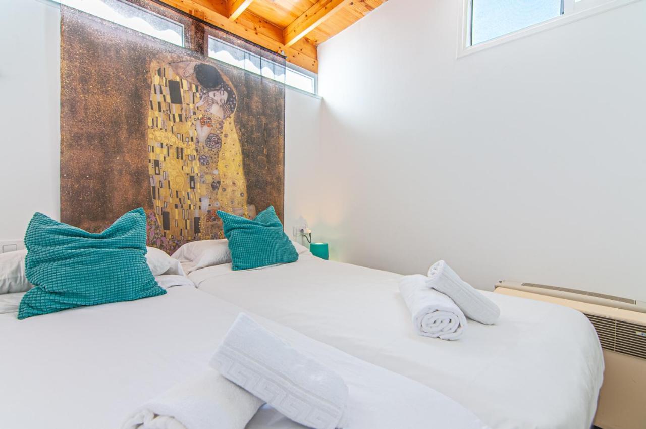 Hébergement de vacances Luxury House With Private Heated Pool, Bbq And Private Parking *