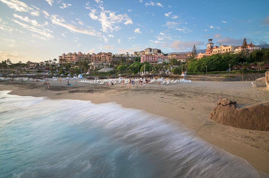 Playa Del Duque-amazing Views 2 Bedroom Costa Adeje (Tenerife)