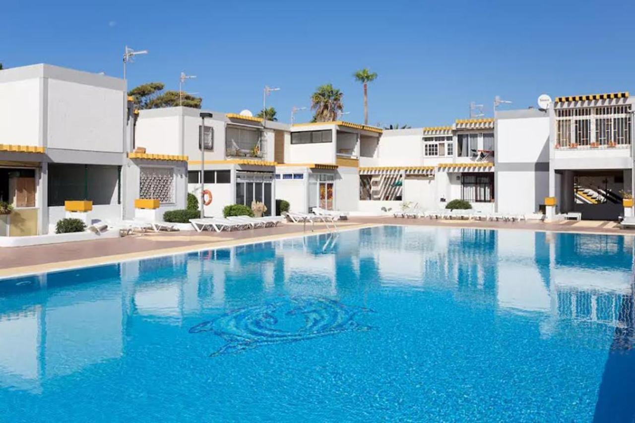 Aquamarine Marfil - Sun And Pool