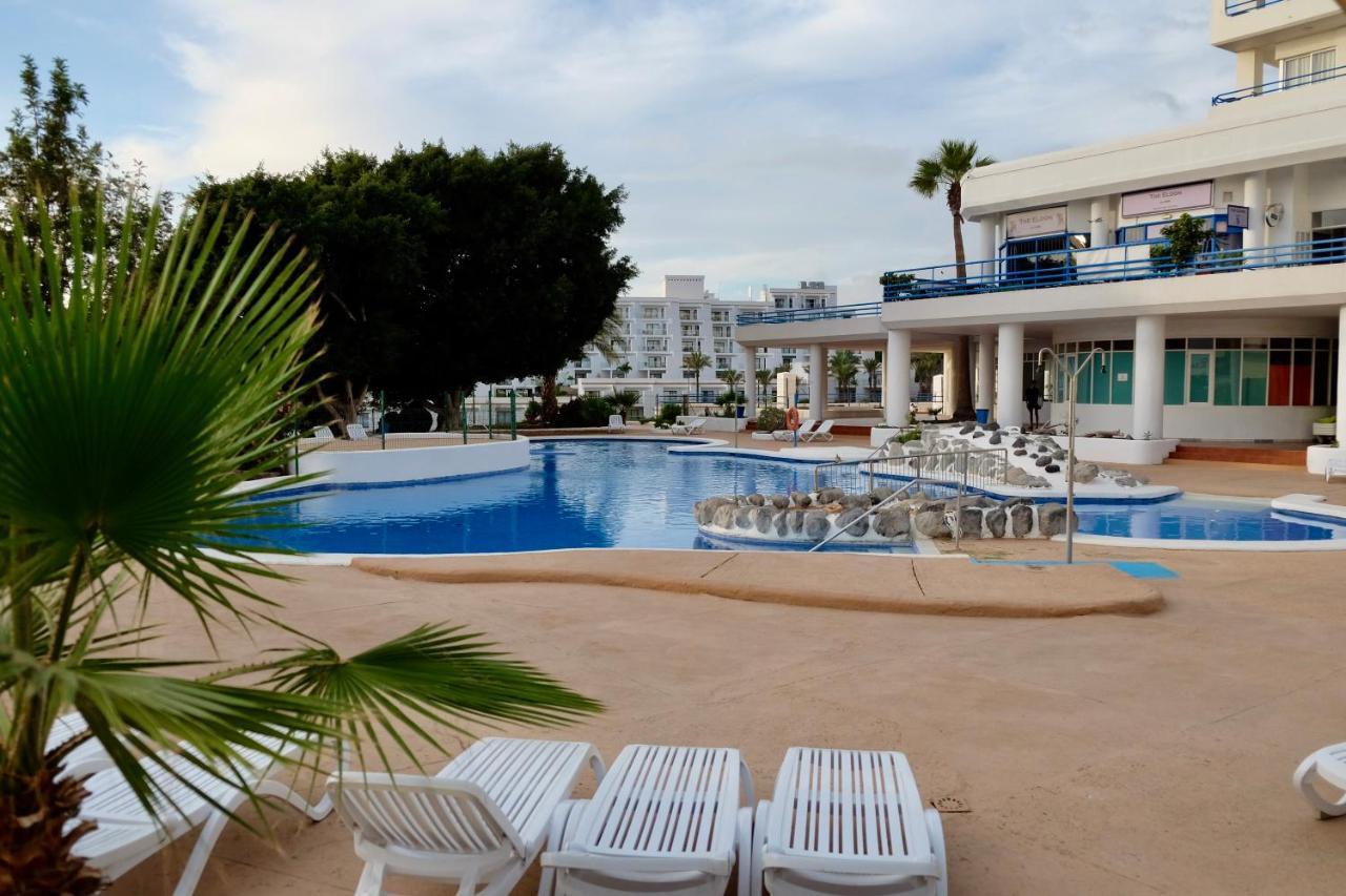 Pleasantly Studio With A Sea View And Pool, Paraiso Del Sur 611 Holiday home *