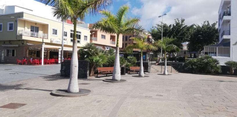 Apto Isa: Amplio Y Acogedor Apto De 75m Con Terraza, Aire Acondicionado Y Parking Gratuito *