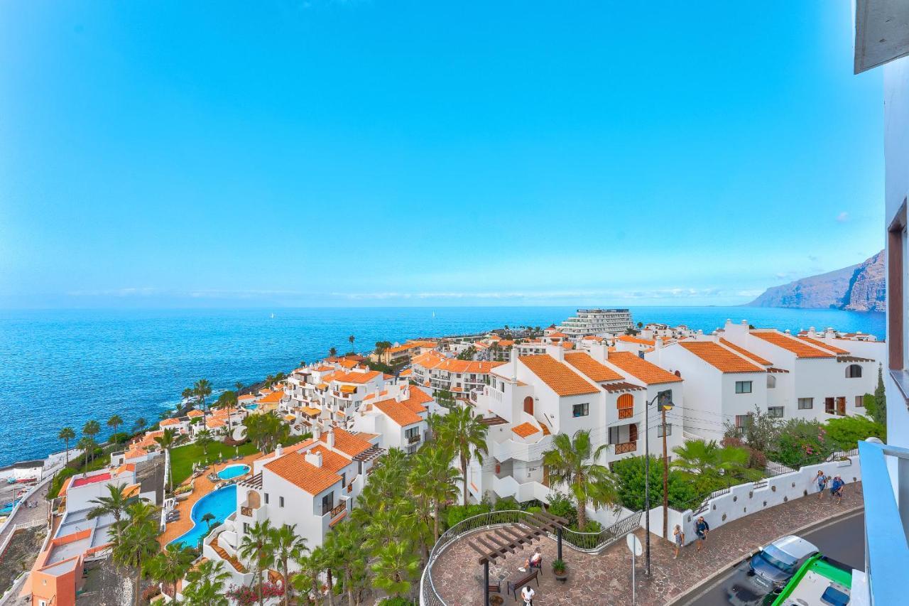 Incredible Sea & Mountain View Aircon Front Line Of Atlantic Ocean Puerto de Santiago (Tenerife)