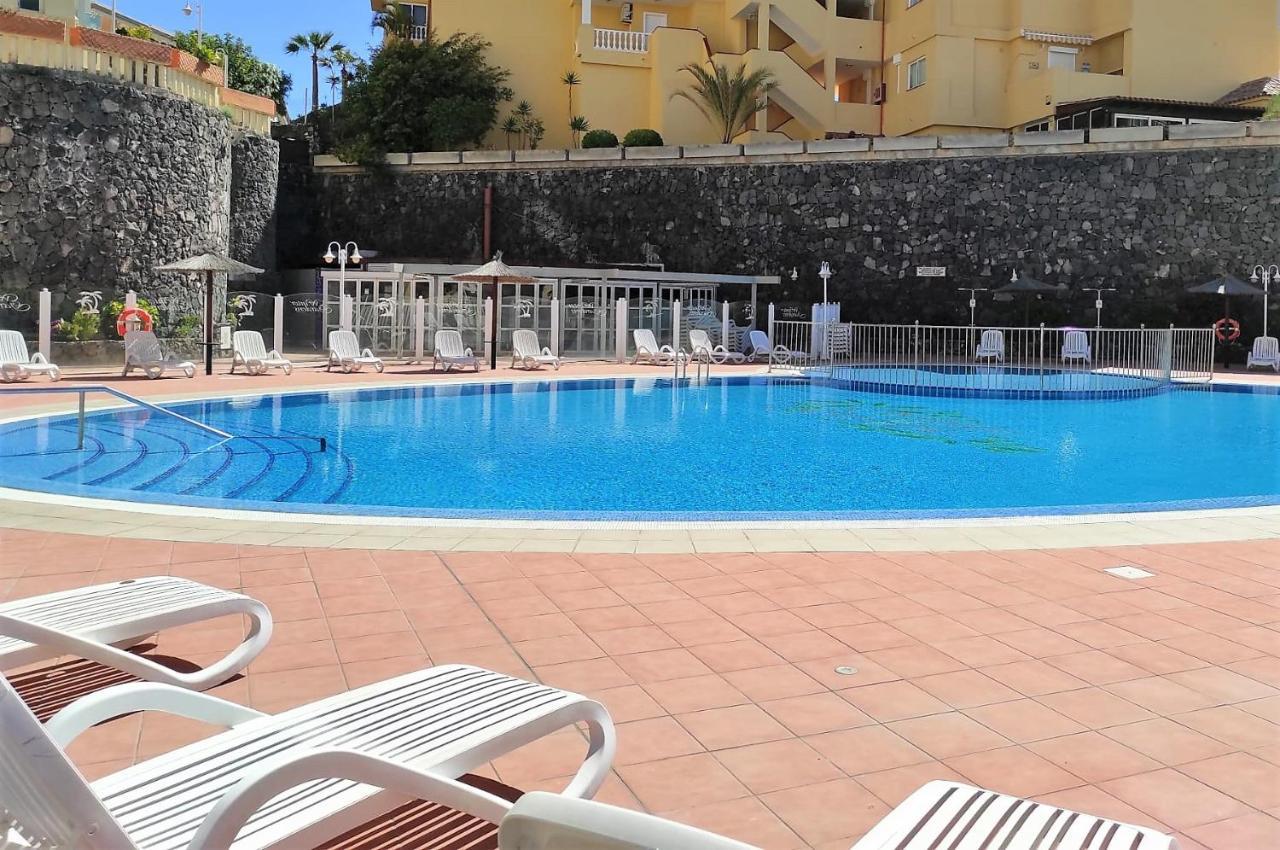 Sun And Green, Heated Pool, 3 Rooms, Air C Apartment
