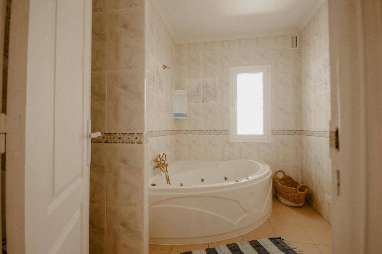 Villa Blanca Callao Salvaje