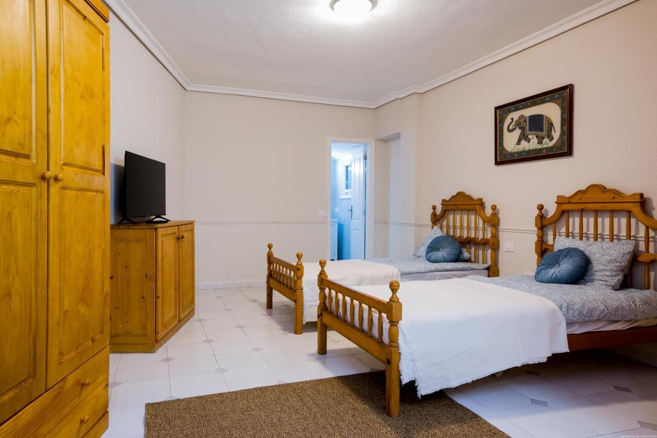 True Canarian 6 Bedrooms With Hot Tub Villa