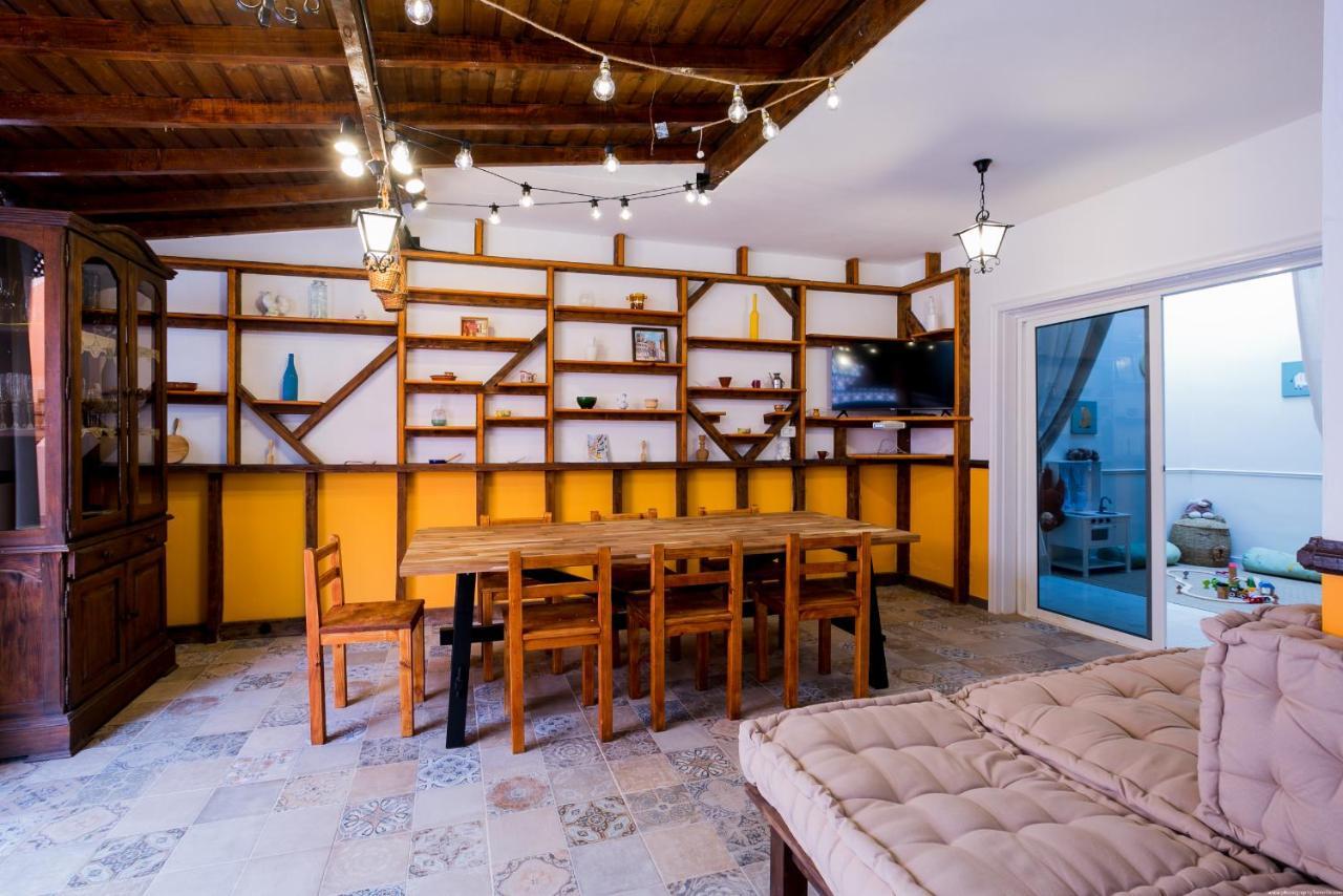 True Canarian 6 Bedrooms With Hot Tub Villa *