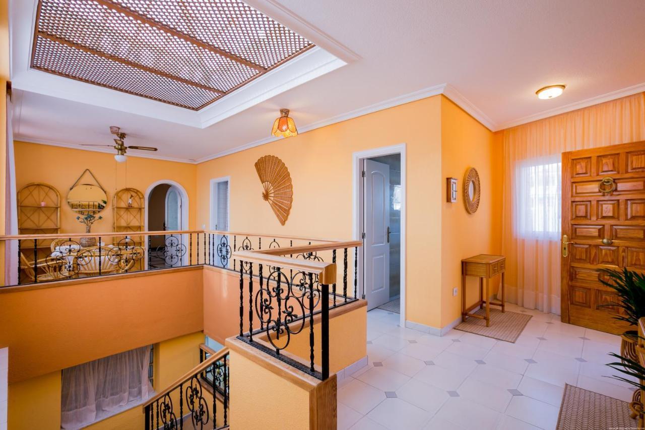 True Canarian 6 Bedrooms With Hot Tub Villa *