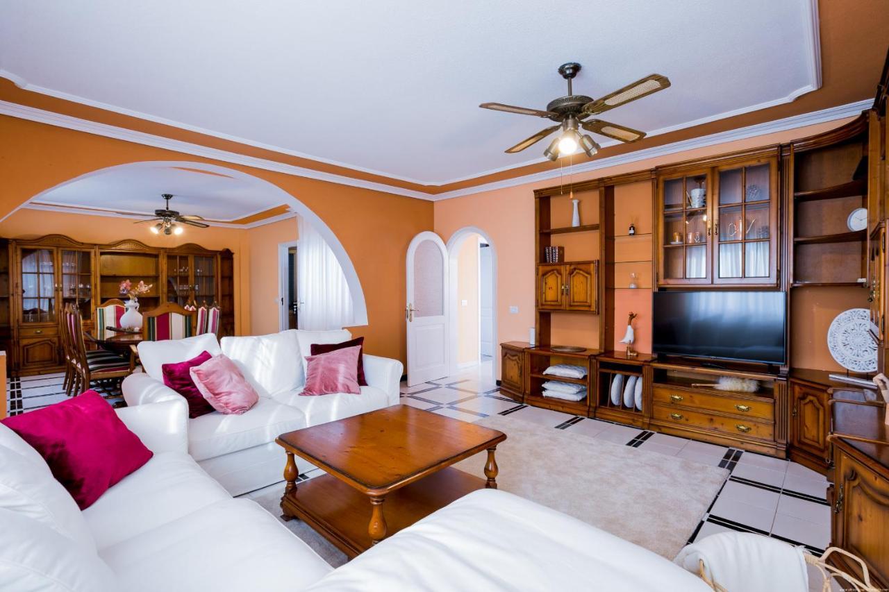 True Canarian 6 Bedrooms With Hot Tub Villa Callao Salvaje