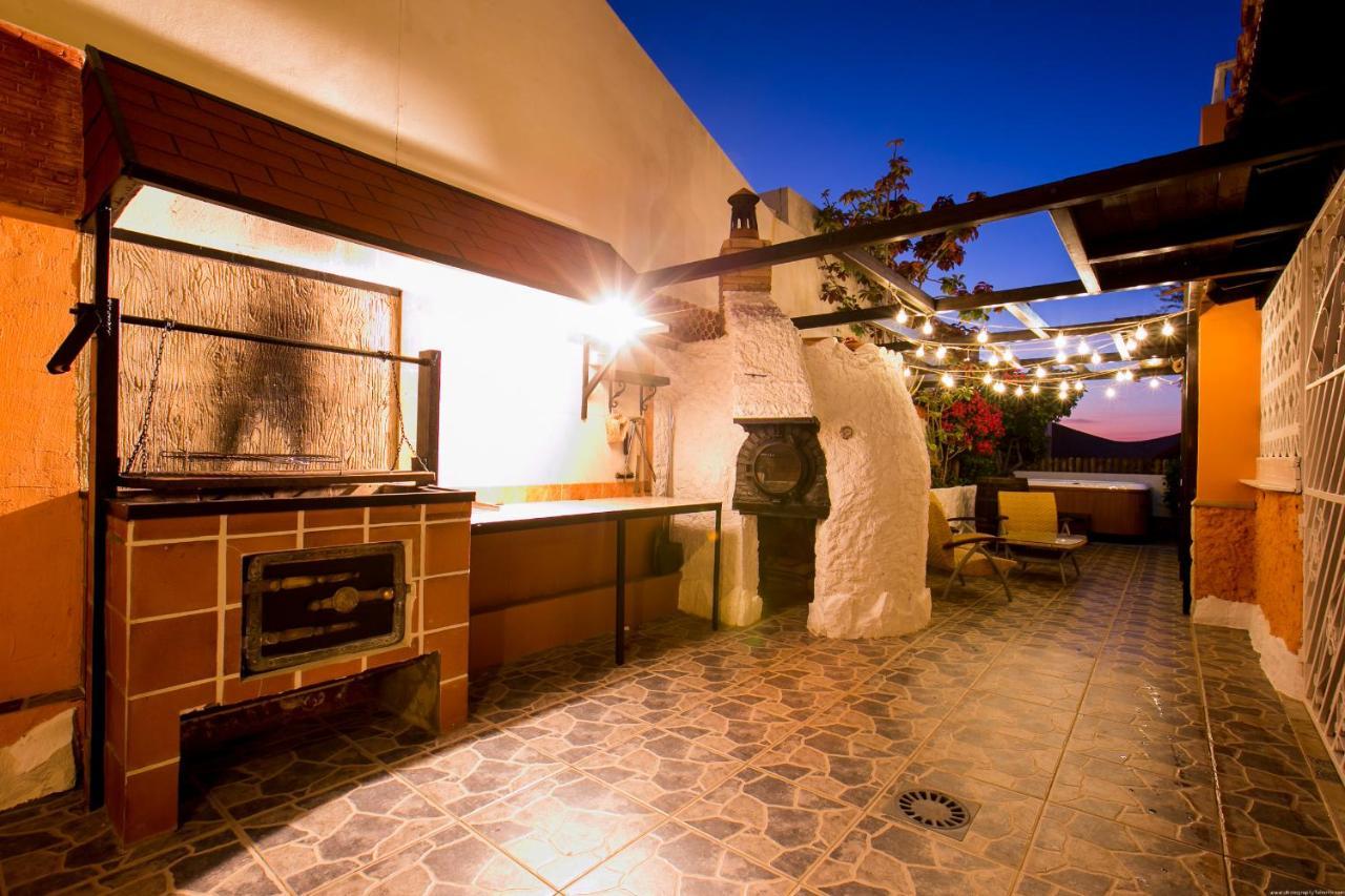 True Canarian 6 Bedrooms With Hot Tub Villa