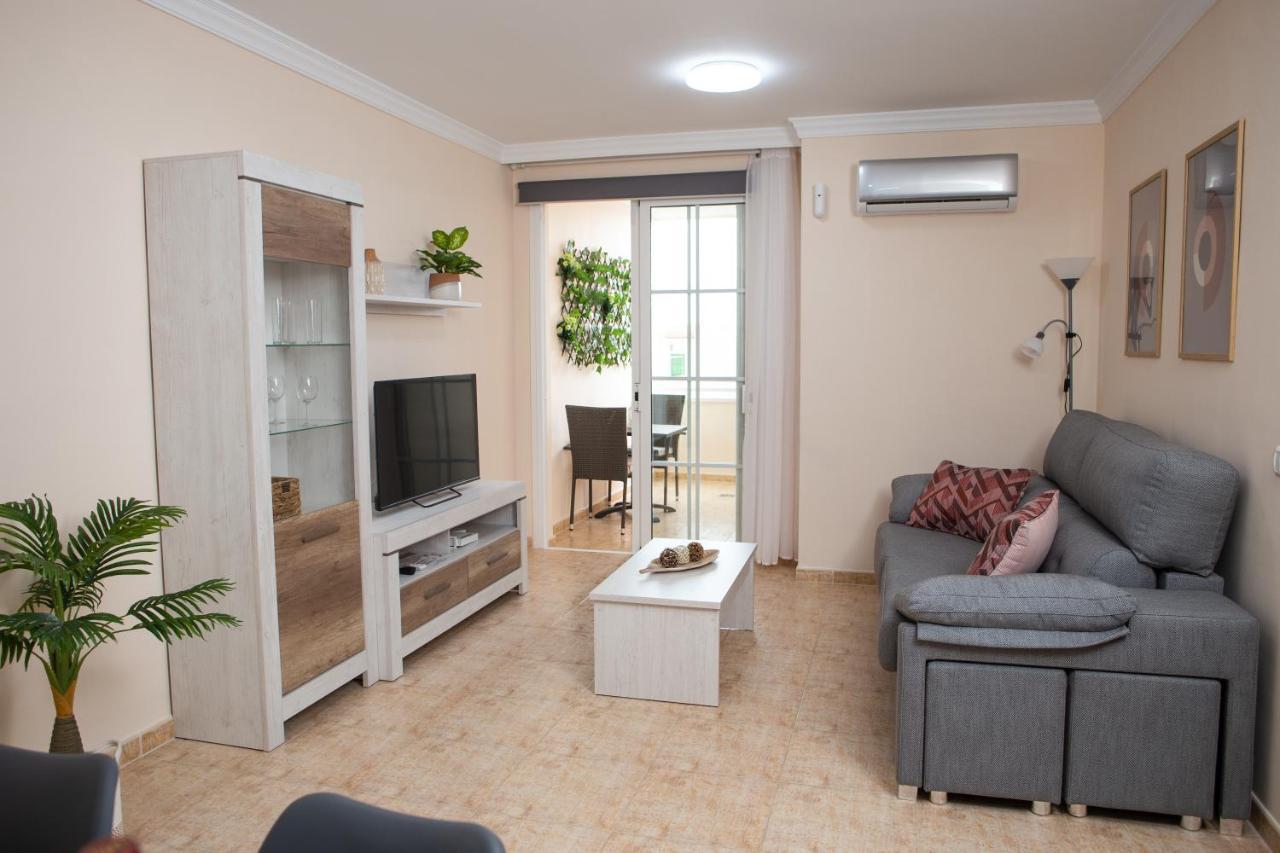 Apto Isa: Amplio Y Acogedor Apto De 75m Con Terraza, Aire Acondicionado Y Parking Gratuito *