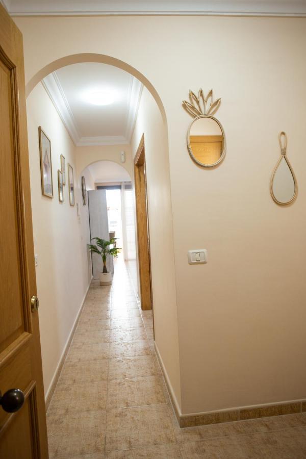 Apartamento Apto Isa: Amplio Y Acogedor Apto De 75m Con Terraza, Aire Acondicionado Y Parking Gratuito