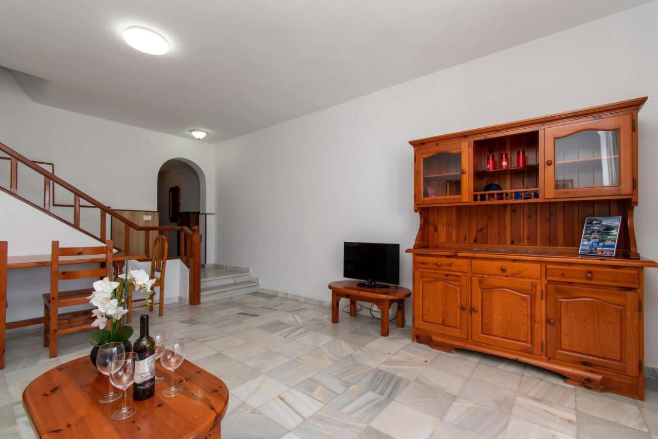 Villa Park Santiago Iii 139 - Three Bed *