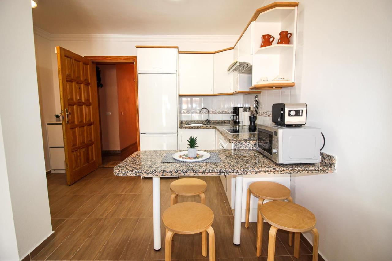 Beautiful Renovated With Air Conditioning Just Steps From The Sea In *