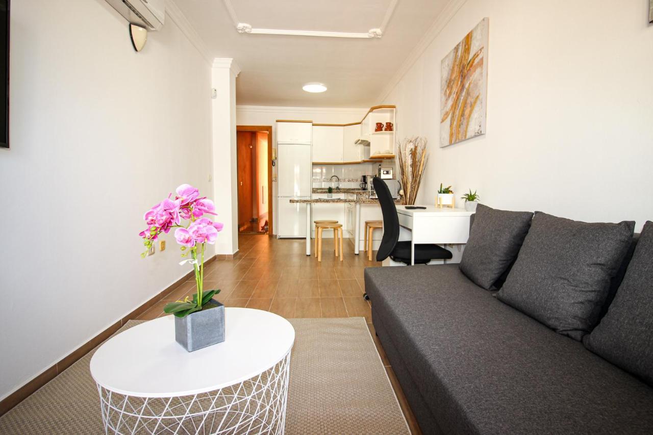 Beautiful Renovated With Air Conditioning Just Steps From The Sea In * Playa de San Juan (Tenerife)