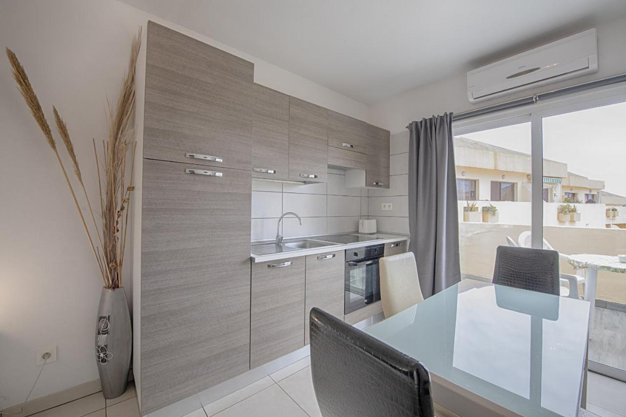 Mareverde Poolview O006 *